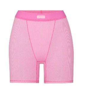 SKIMS BUBBLE GUM boxer shorts